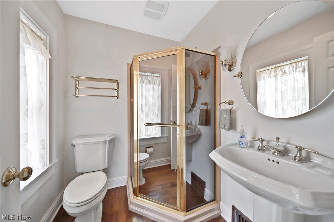 1927 Brainard Road Cleveland, OH 44124 - Photo 16 of 30