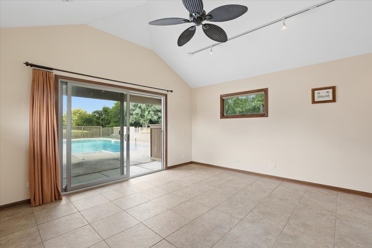 27175 North Gilmer Road Mundelein, IL 60060 - Photo 28 of 42 Gallery Image 28
