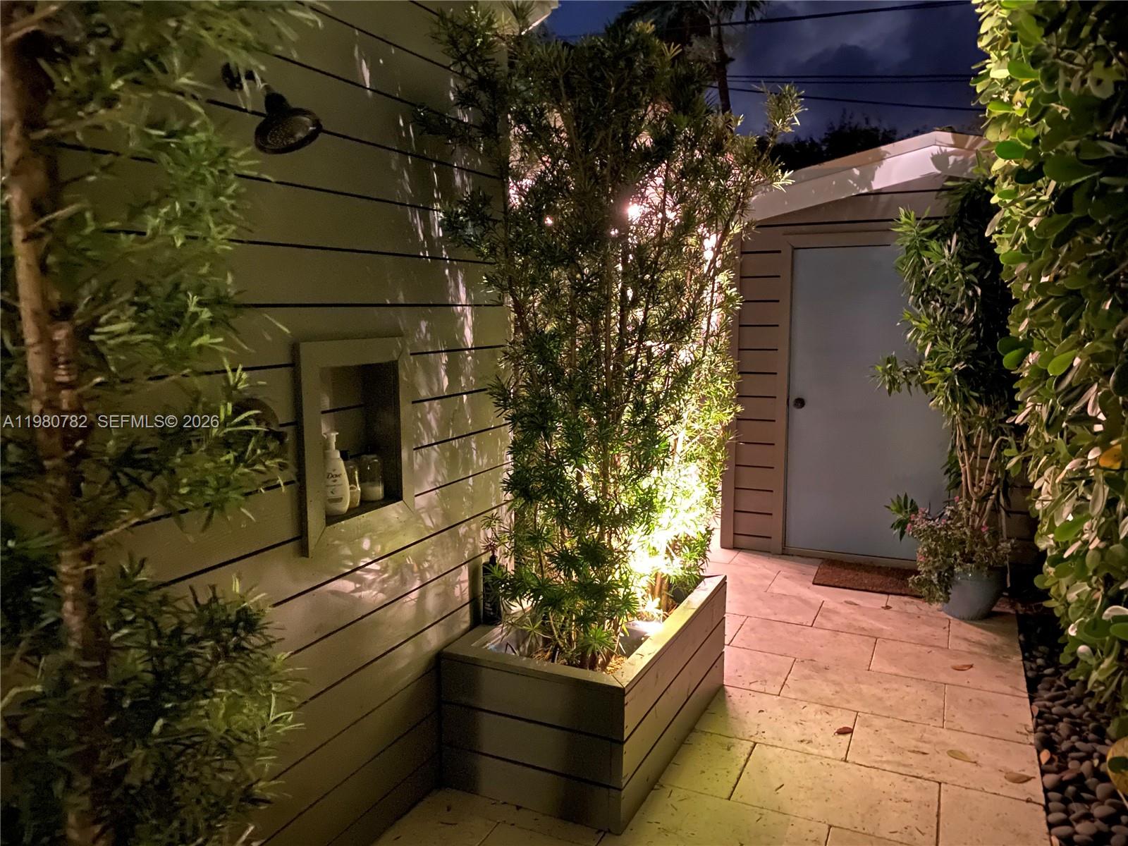 462 Glenridge Road Key Biscayne, FL 33149 - Photo 29 of 32 a outdoor living space with patio furniture