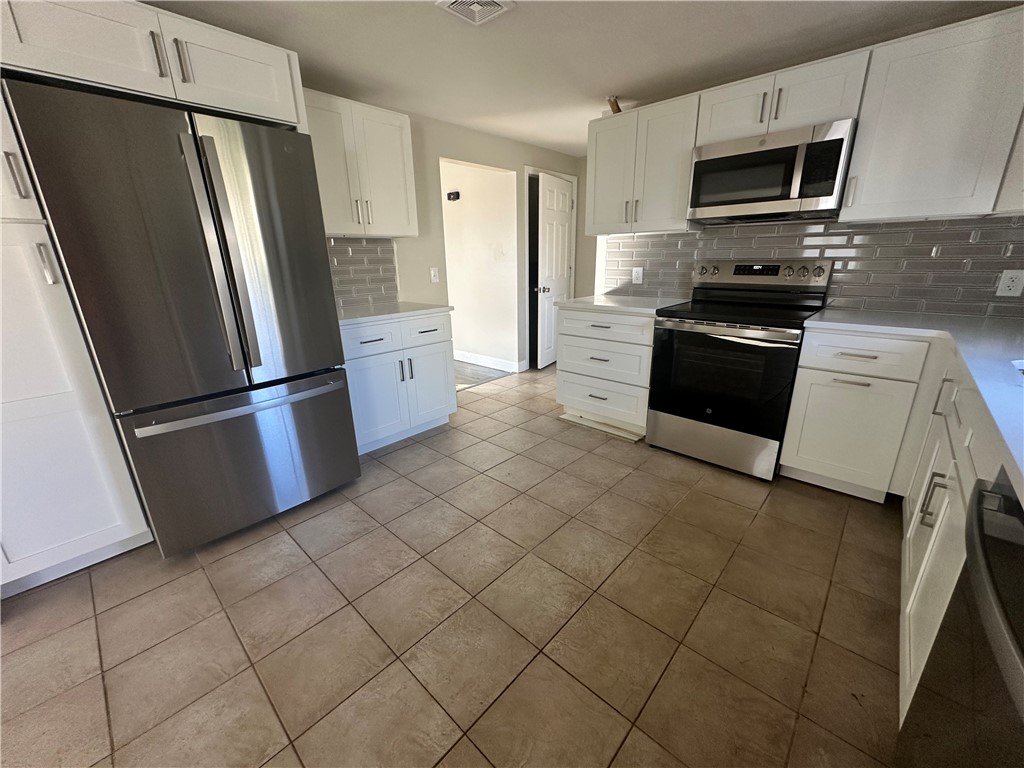 74 Lake Street Cranston, RI 02910 - Photo 6 of 28