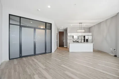 $220,000 | 5601 Smetana Drive, Unit 214, Minnetonka, MN 55343