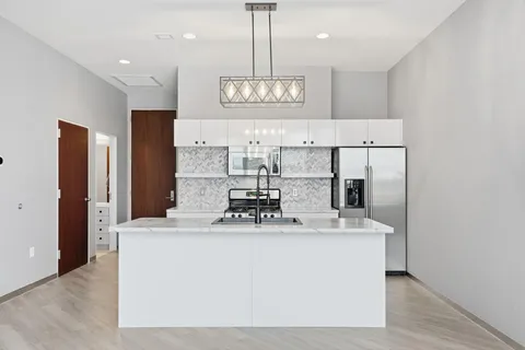 $220,000 | 5601 Smetana Drive, Unit 214, Minnetonka, MN 55343