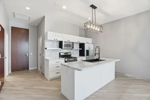 $220,000 | 5601 Smetana Drive, Unit 214, Minnetonka, MN 55343