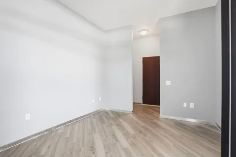 $220,000 | 5601 Smetana Drive, Unit 214, Minnetonka, MN 55343