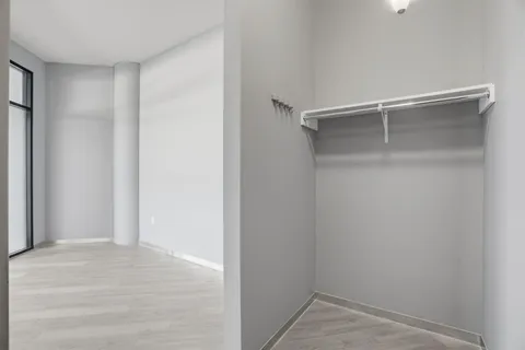 $220,000 | 5601 Smetana Drive, Unit 214, Minnetonka, MN 55343