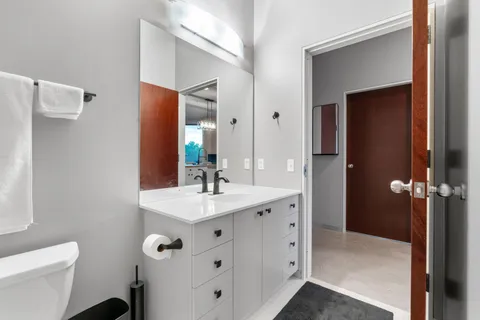 $220,000 | 5601 Smetana Drive, Unit 214, Minnetonka, MN 55343