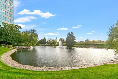 $220,000 | 5601 Smetana Drive, Unit 214, Minnetonka, MN 55343