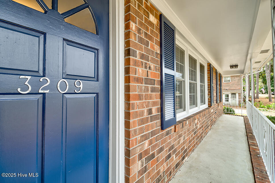 3209 South College Road Wilmington, NC 28409 - Photo 2 of 39 IMG_4587_8_9