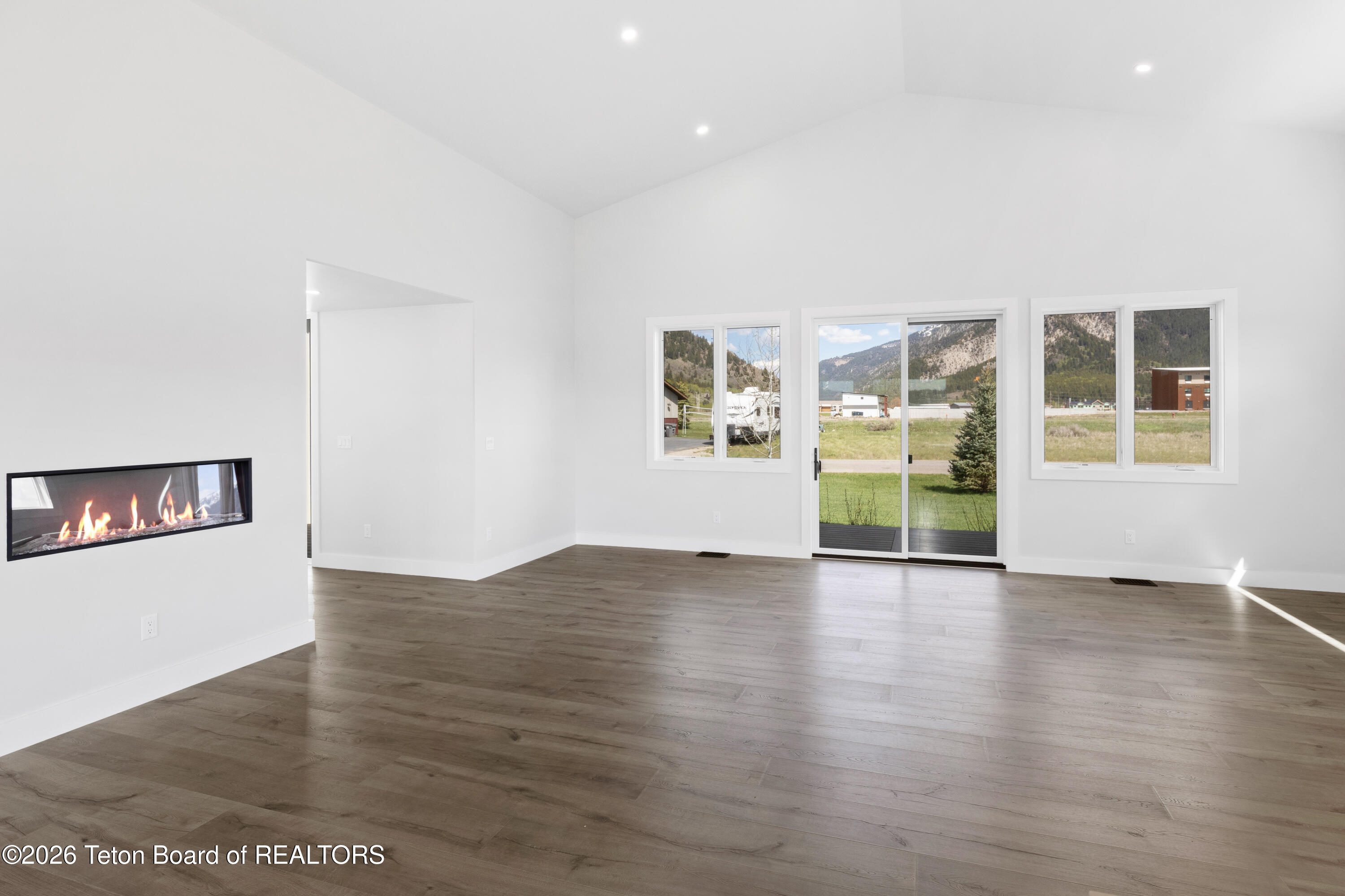 85 Columbine Street Alpine, WY 83128 - Photo 12 of 49 Living Area 1