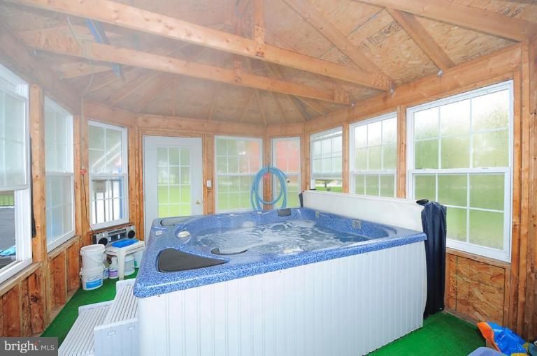 2 Kalten Road Westminster, MD 21158 - Photo 17 of 30 Hot Tub