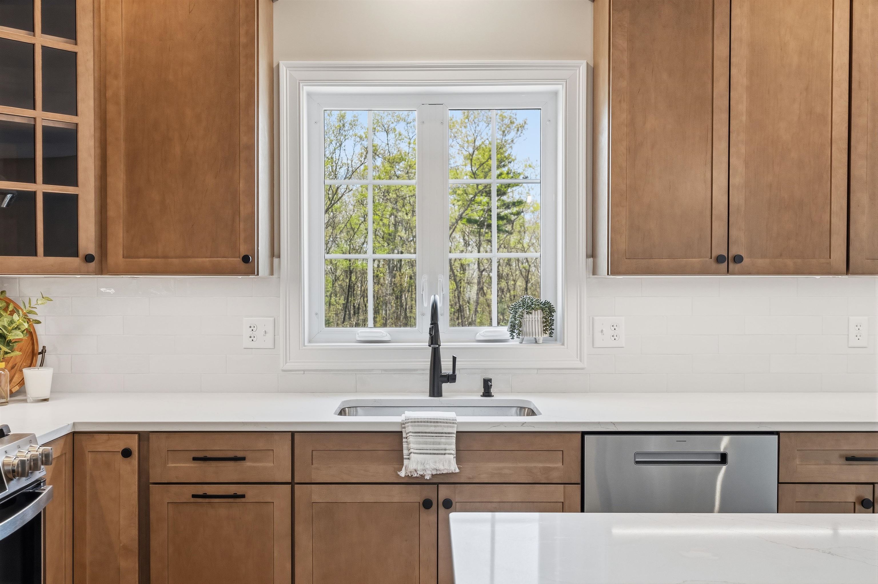 52 Daniel Road Derry, NH 03038 - Photo 10 of 35