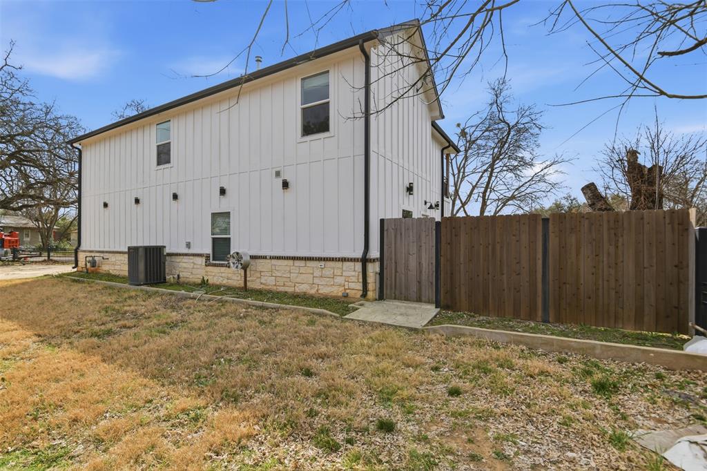 521 York Street Athens, TX 75751 - Photo 28 of 34 a view of a backyard