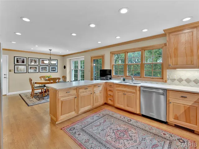 $625,000 | 1672 Ansonborough Drive, Chesterfield, MO 63017