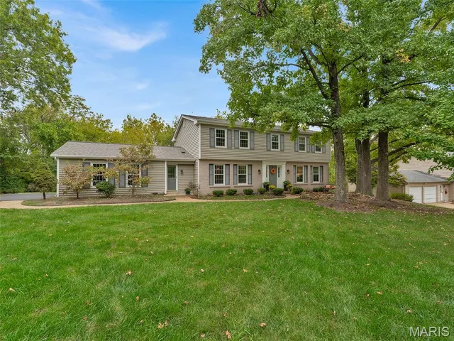 $625,000 | 1672 Ansonborough Drive, Chesterfield, MO 63017