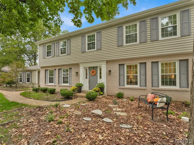 $625,000 | 1672 Ansonborough Drive, Chesterfield, MO 63017