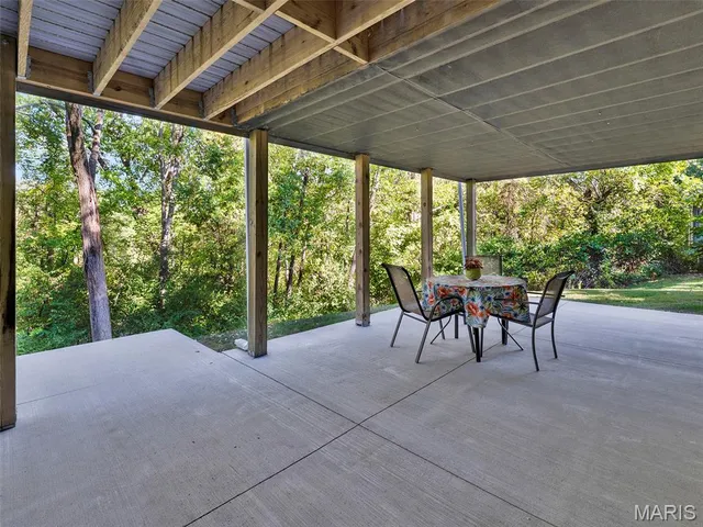 $625,000 | 1672 Ansonborough Drive, Chesterfield, MO 63017