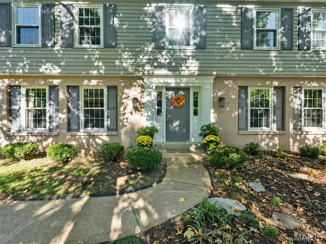 $625,000 | 1672 Ansonborough Drive, Chesterfield, MO 63017