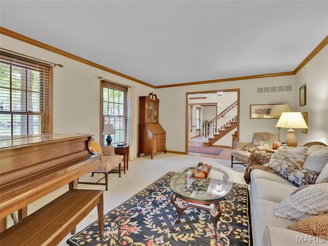 $625,000 | 1672 Ansonborough Drive, Chesterfield, MO 63017