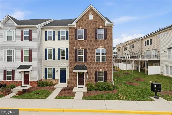 $679,900 | 24594 Laurel Lake Terrace, Sterling, VA 20166