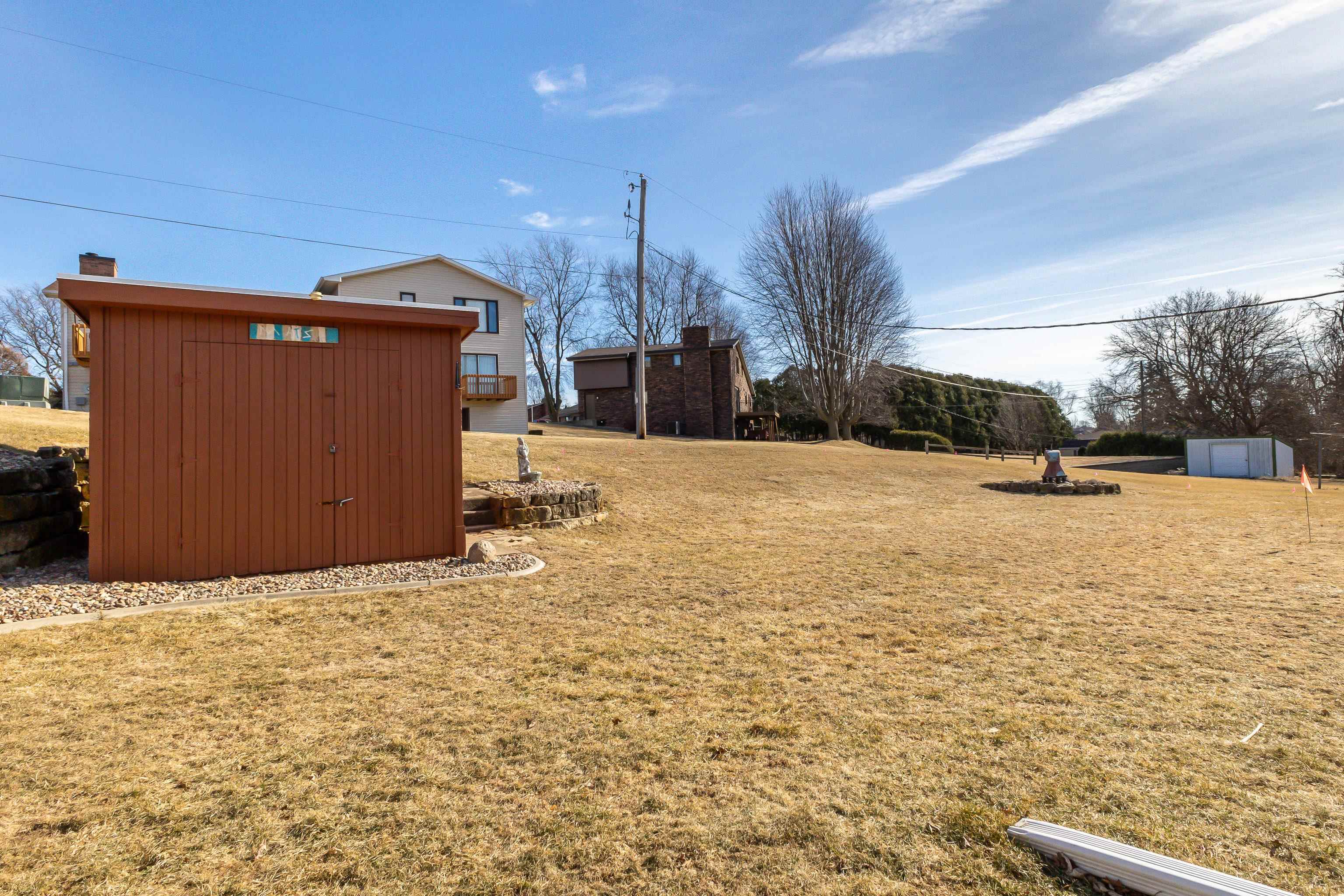 2452 Radford Road Dubuque, IA 52002 - Photo 38 of 39 Gallery Image 38