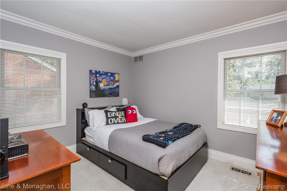 1691 Severn Road Grosse Pointe, MI 48236 - Photo 29 of 41 31.jpg