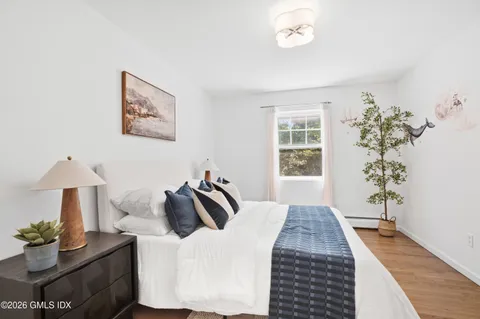 $1,850,000 | 33 Sachem Road, Greenwich, CT 06830