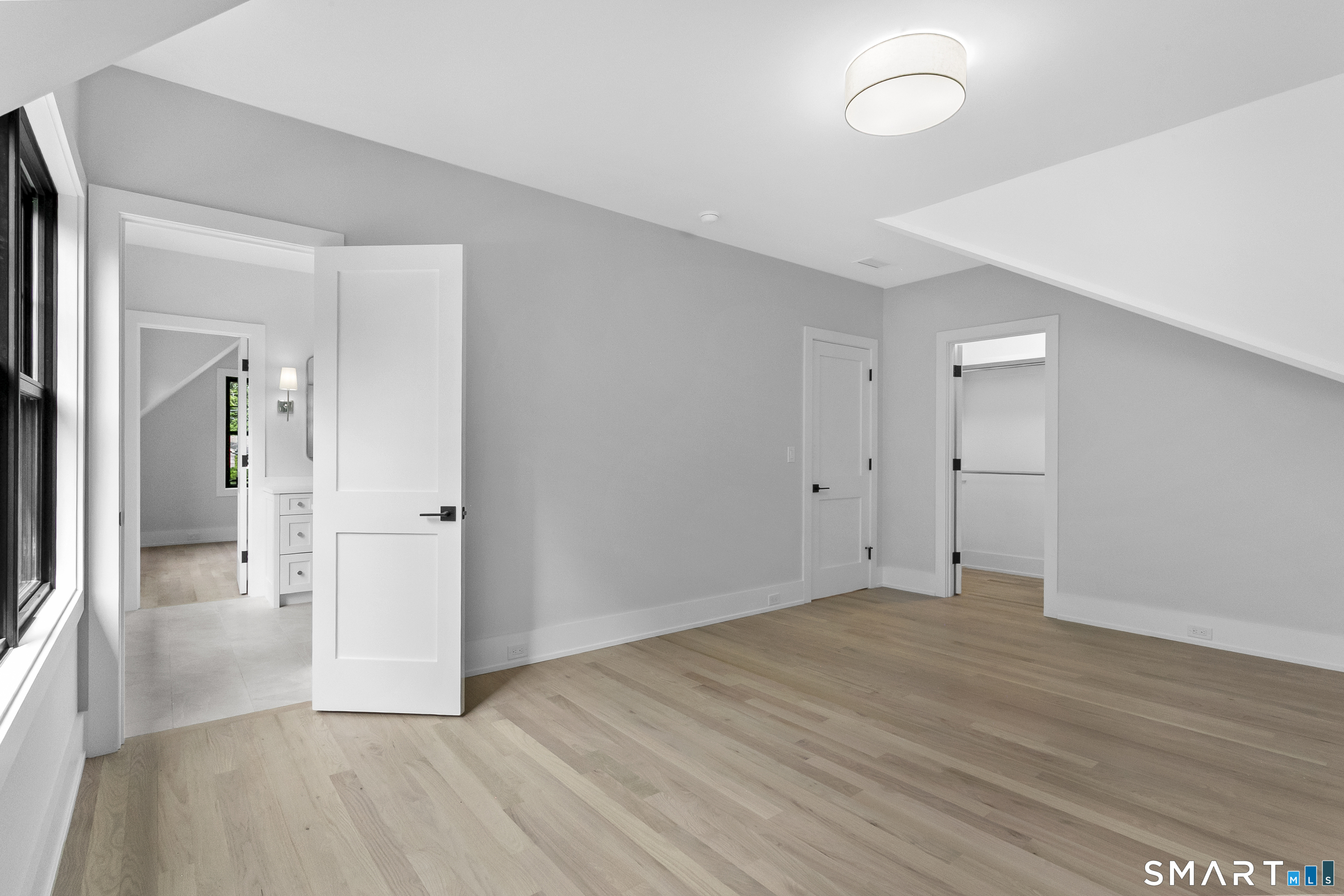 110 Porters Hill Road Trumbull, CT 06611 - Photo 28 of 39 Gallery Image 28