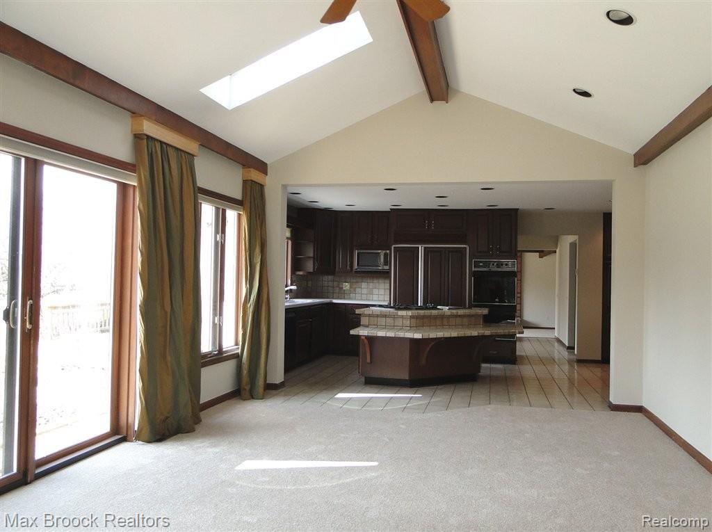 8443 Ranch Estates Road Clarkston, MI 48348 - Photo 10 of 21 Family Room