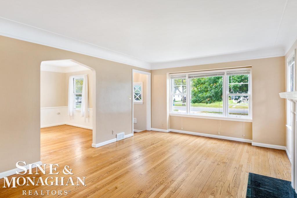 380 Kerby Road Grosse Pointe Farms, MI 48236 - Photo 4 of 26