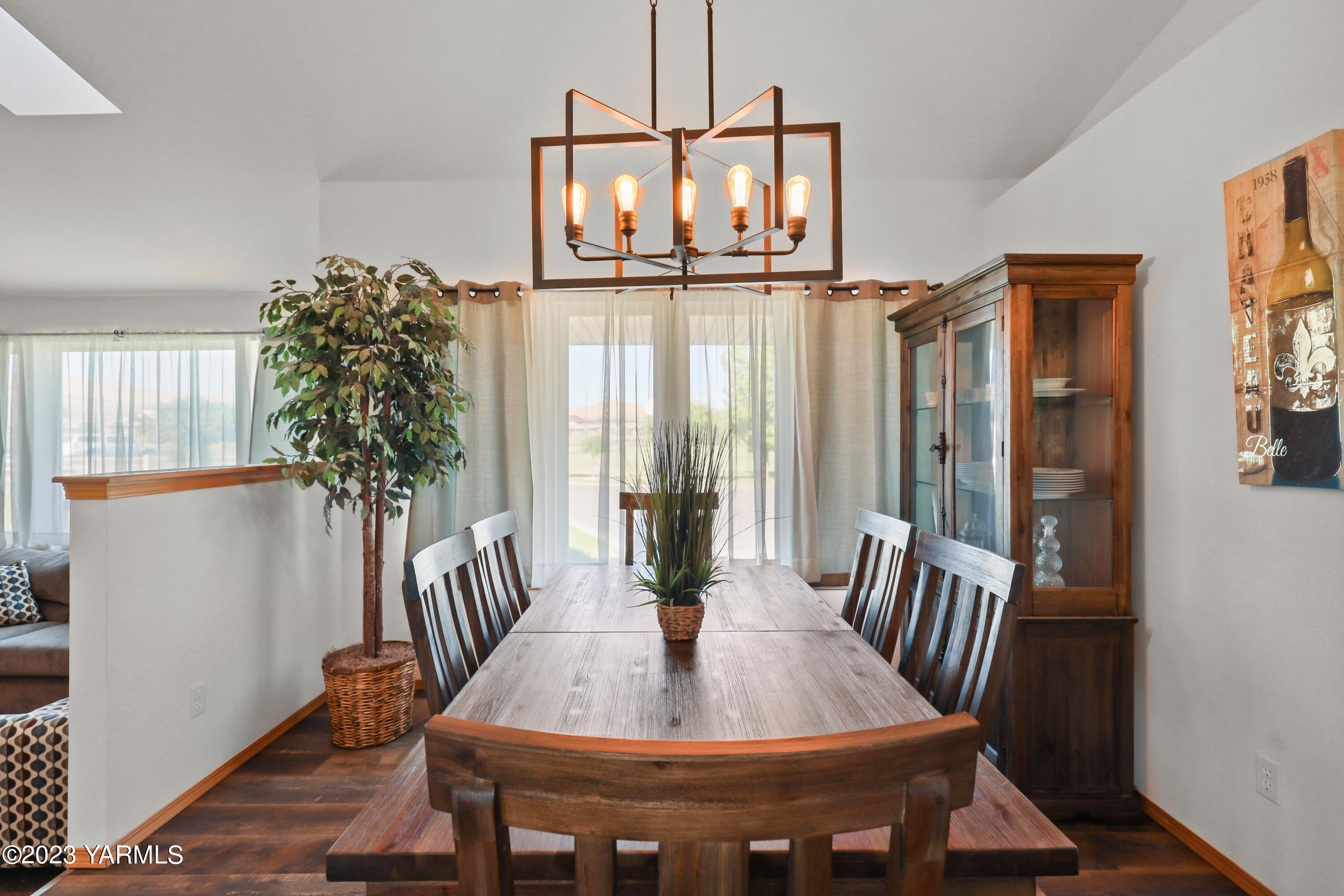 380 Wilson Road Yakima, WA 98901 - Photo 8 of 28 a view of a dining room with furniture window and wooden floor