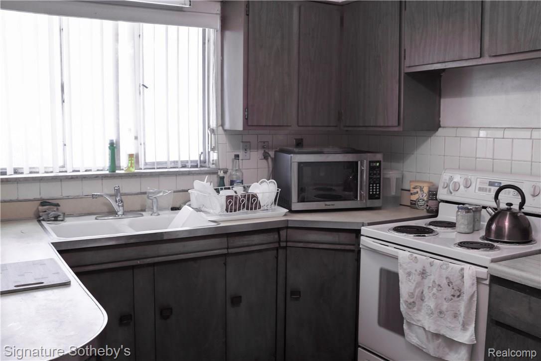 38701 Westchester Road Sterling Heights, MI 48310 - Photo 10 of 12 _DSF0357.jpg