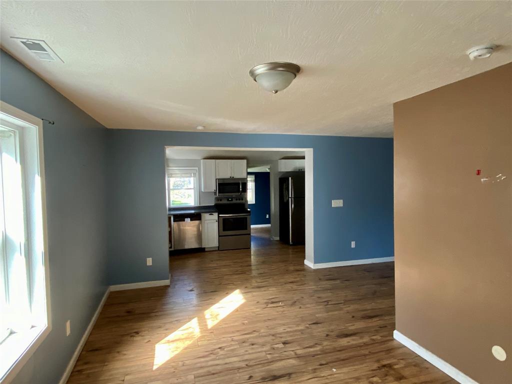 402 Elm Street Hope, IN 47246 - Photo 3 of 19 Gallery Image 3
