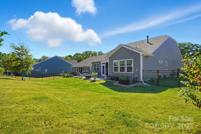 $527,000 | 3053 Rosseau Ln Mount, Mount Holly, NC 28120