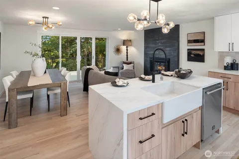 $2,649,000 | 1023 109th Avenue Southeast, Bellevue, WA 98004