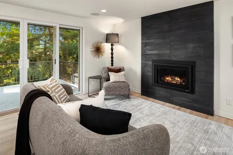 $2,649,000 | 1023 109th Avenue Southeast, Bellevue, WA 98004