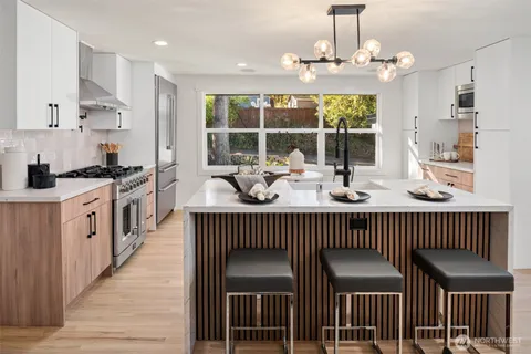 $2,649,000 | 1023 109th Avenue Southeast, Bellevue, WA 98004