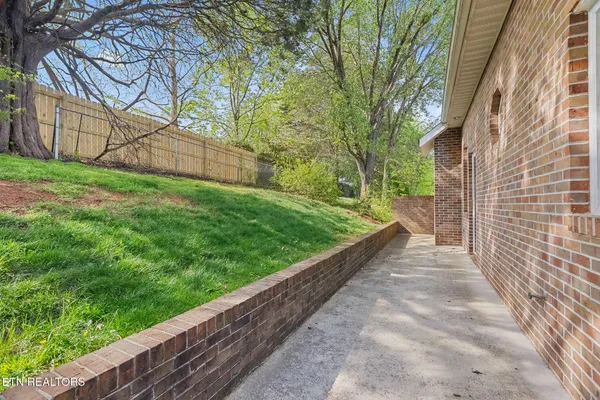 $595,000 | 5216 Tazewell Pointe Way, Knoxville, TN 37918