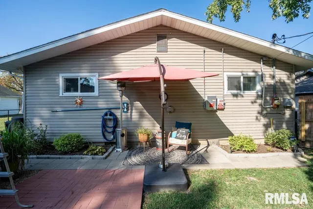 $199,900 | 516 South 8th Street, Herrin, IL 62948