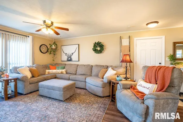 $199,900 | 516 South 8th Street, Herrin, IL 62948