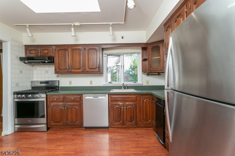 44 Adelphia Road Parsippany, NJ 07054 - Photo 12 of 32