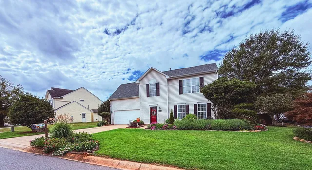 $300,000 | 624 South Morningwood Lane, Duncan, SC 29334