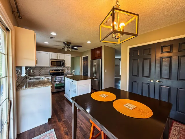 $300,000 | 624 South Morningwood Lane, Duncan, SC 29334