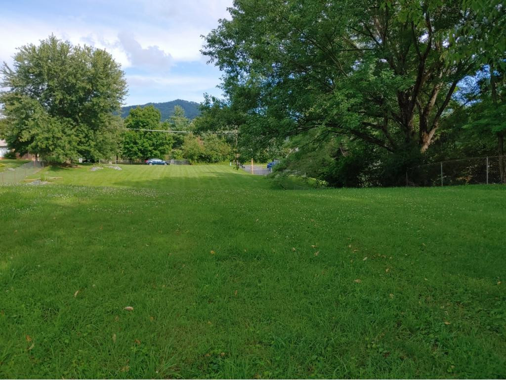 1920 1/2 Triangle Road Johnson City, TN 37604 - Photo 5 of 9 Mountain View to front