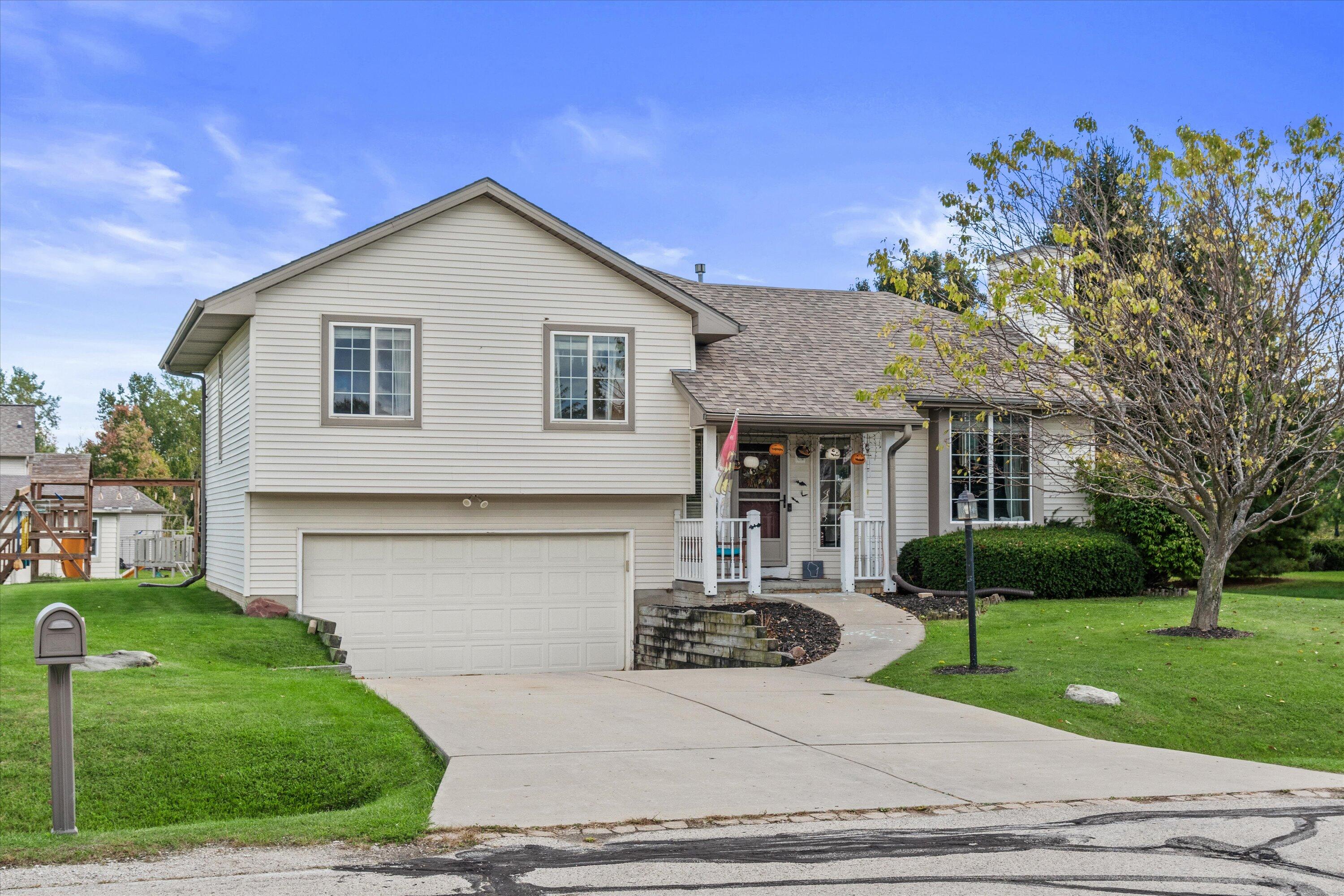 10150 South Windsor Drive Oak Creek, WI 53154 - Photo 1 of 41 01-DSC01055