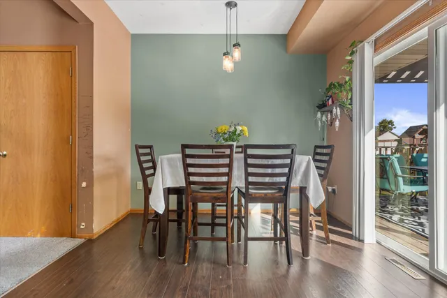 $399,900 | 10150 South Windsor Drive, Oak Creek, WI 53154