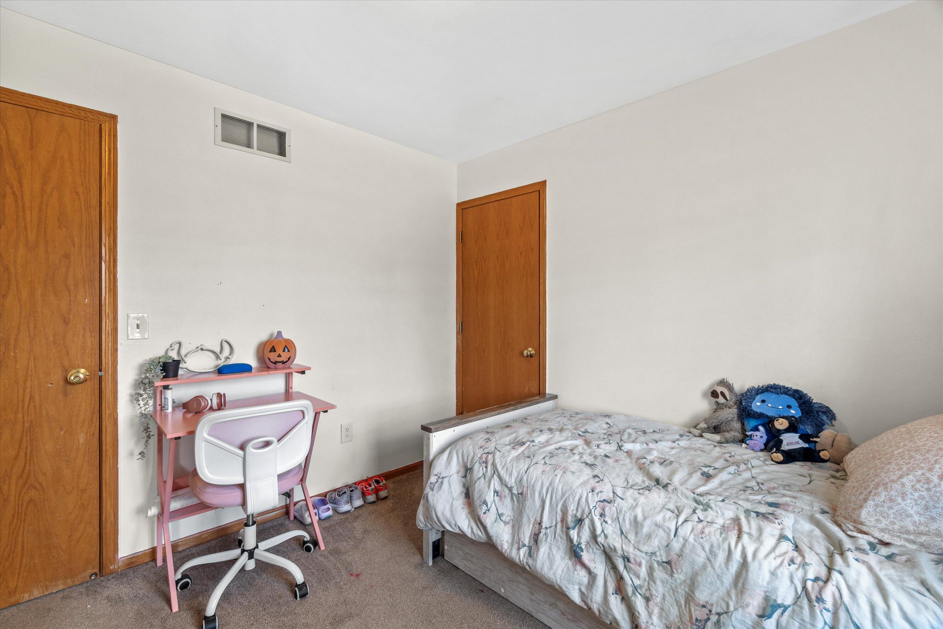 10150 South Windsor Drive Oak Creek, WI 53154 - Photo 23 of 41 37-DSC00962