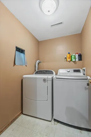 $399,900 | 10150 South Windsor Drive, Oak Creek, WI 53154