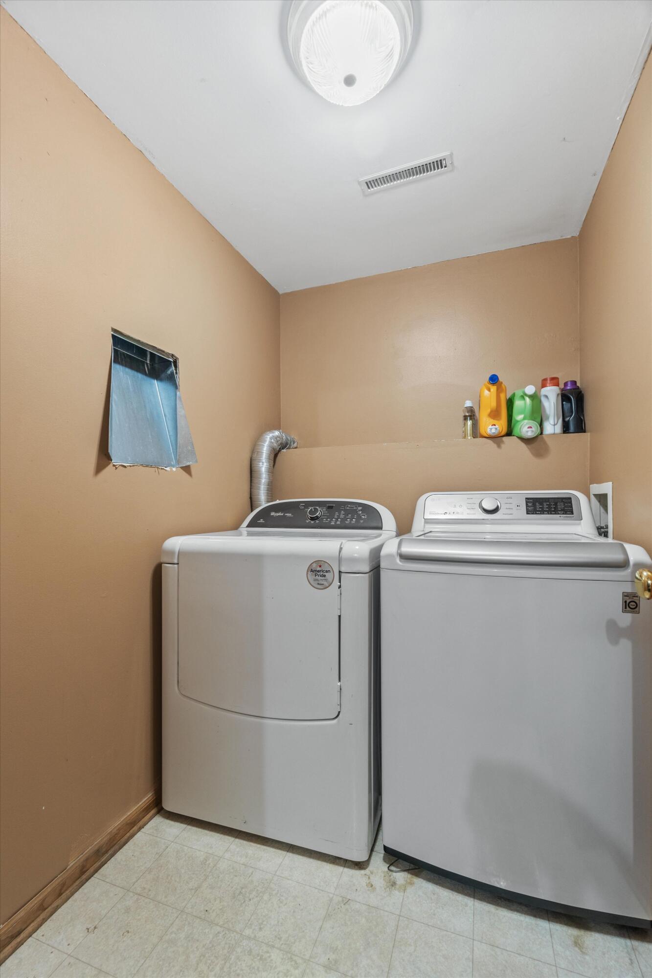 10150 South Windsor Drive Oak Creek, WI 53154 - Photo 28 of 41 08-DSC00680