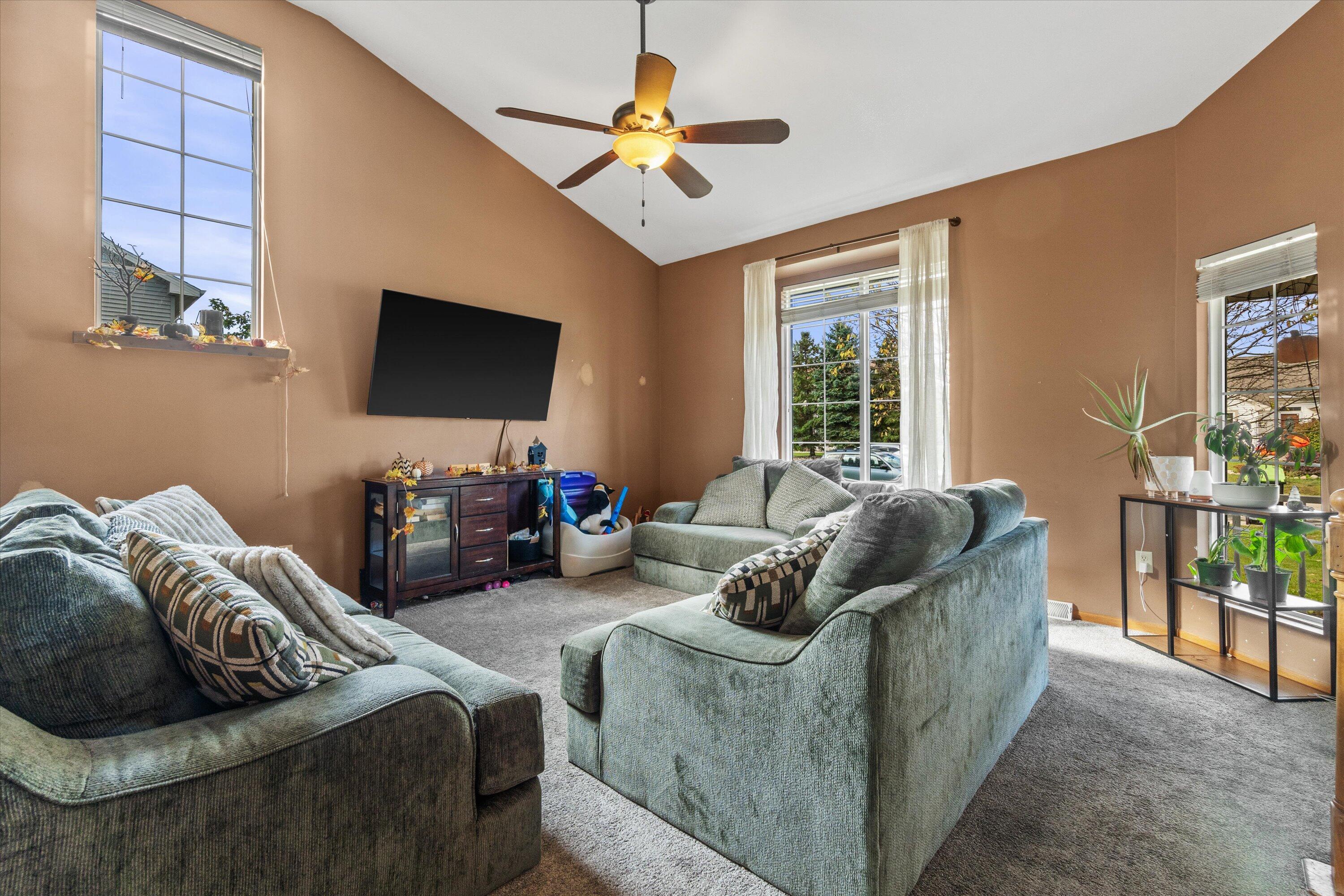 10150 South Windsor Drive Oak Creek, WI 53154 - Photo 3 of 41 10-DSC00706