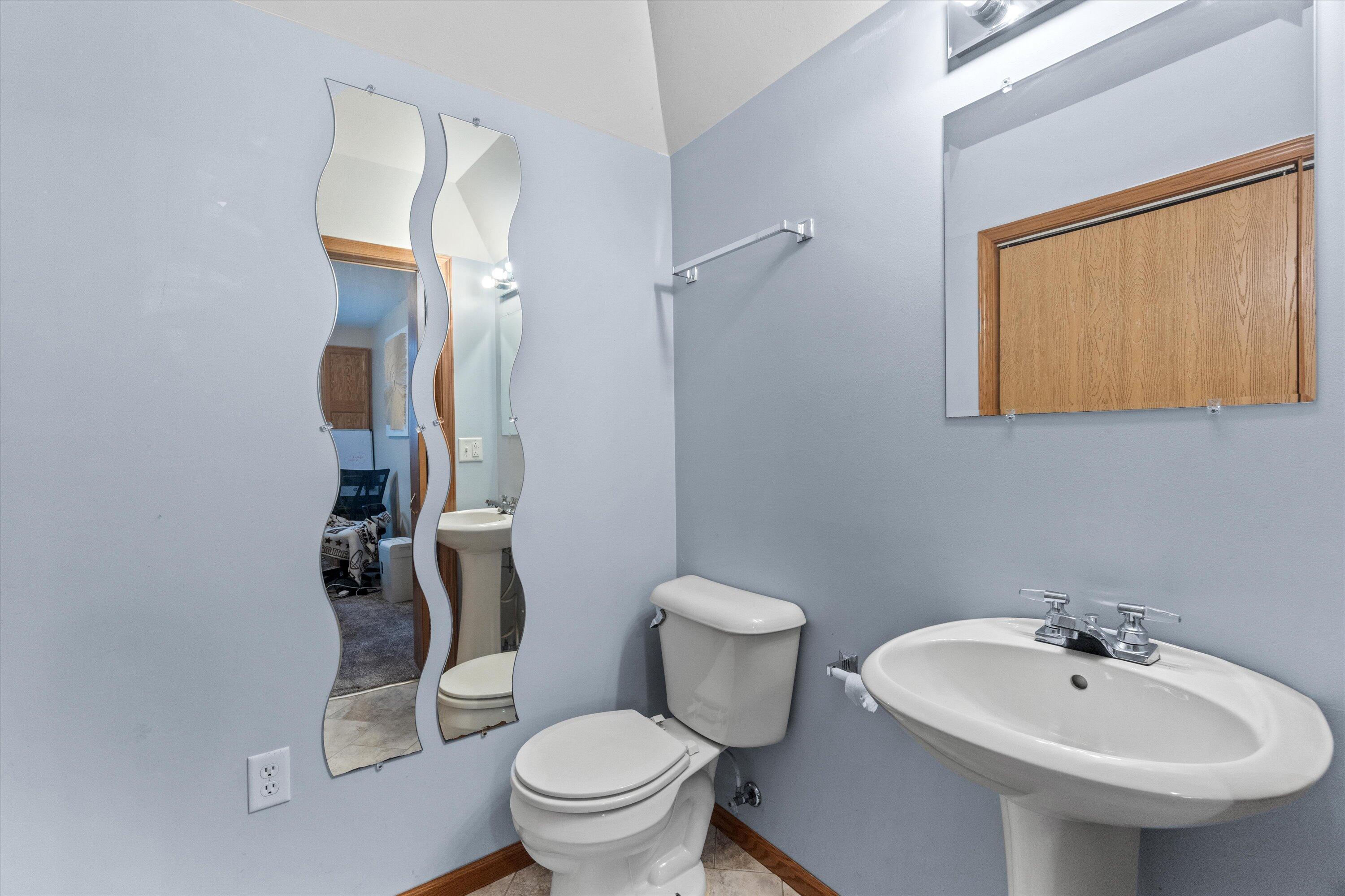 10150 South Windsor Drive Oak Creek, WI 53154 - Photo 31 of 41 05-DSC00644